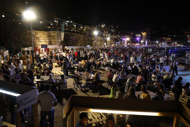 Byblos en Blanc et Rose